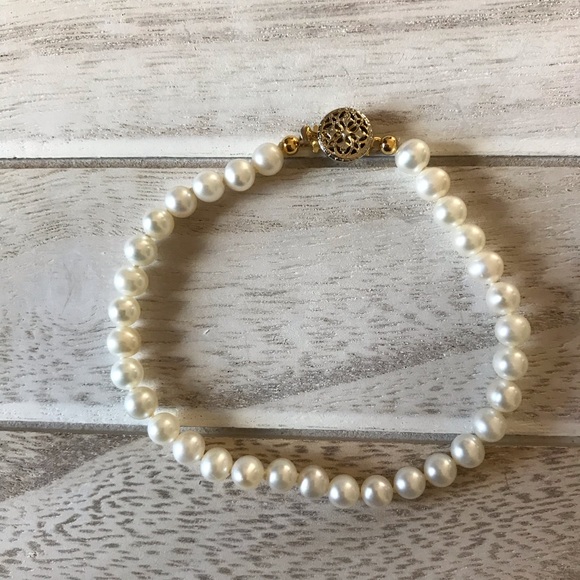 Jewelry - 🌸 Pearl Bracelet